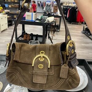 Vintage Coach small purse. Super cute! Great condition!